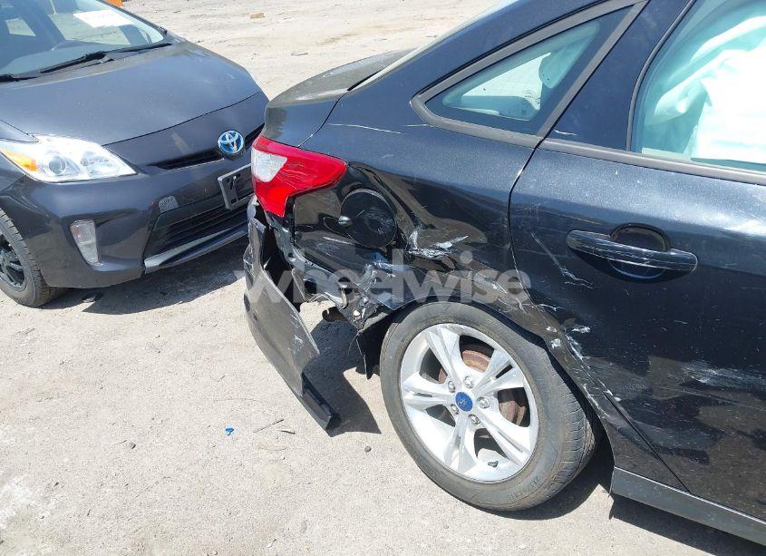 Photo 6 of 2014 Ford Focus SE (VIN 1FADP3F2XEL120830)