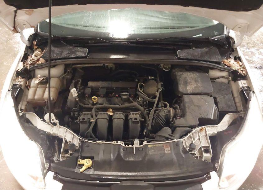 Photo 10 of 2014 Ford Focus SE (VIN 1FADP3F2XEL132959)