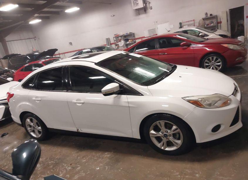 Photo 14 of 2014 Ford Focus SE (VIN 1FADP3F2XEL132959)