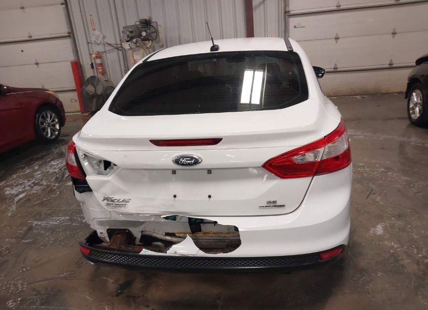 Photo 17 of 2014 Ford Focus SE (VIN 1FADP3F2XEL132959)