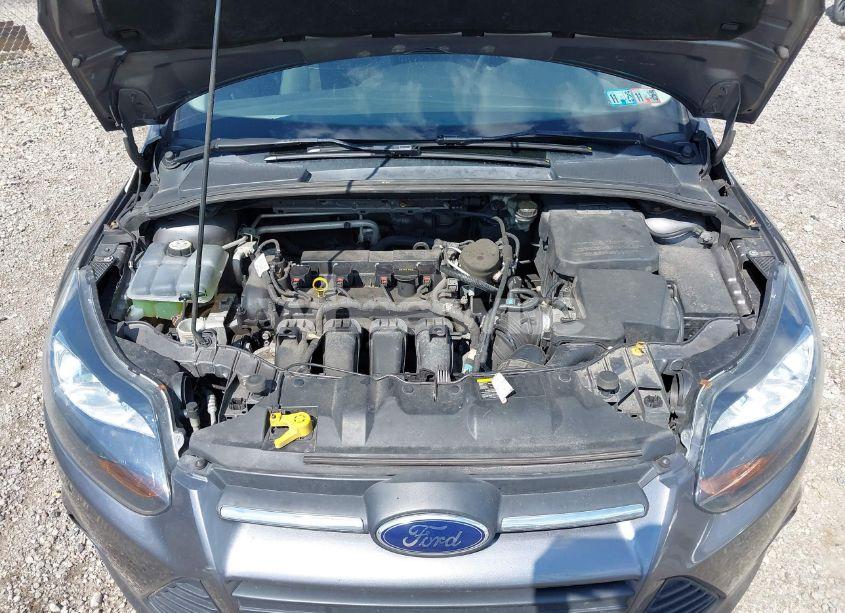 Photo 10 of 2014 Ford Focus SE (VIN 1FADP3F2XEL136526)