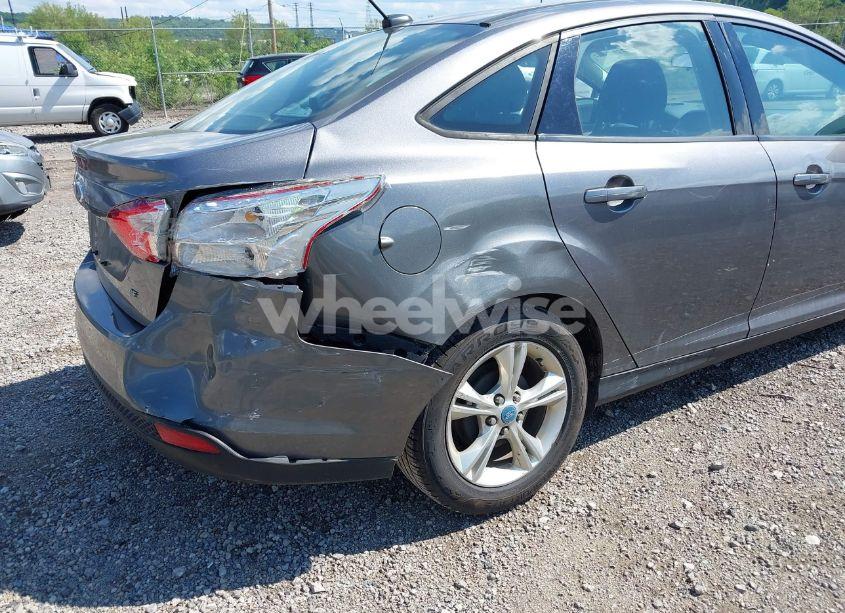 Photo 6 of 2014 Ford Focus SE (VIN 1FADP3F2XEL136526)