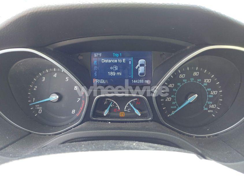 Photo 7 of 2014 Ford Focus SE (VIN 1FADP3F2XEL136526)