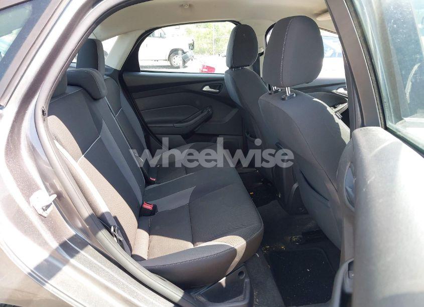Photo 8 of 2014 Ford Focus SE (VIN 1FADP3F2XEL136526)