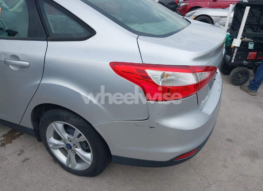 Photo 6 of 2014 Ford Focus SE (VIN 1FADP3F2XEL145047)