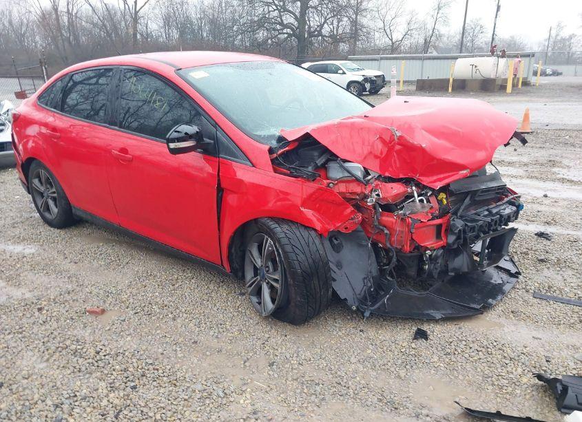 2014 Ford Focus SE (VIN 1FADP3F2XEL148319) main photo