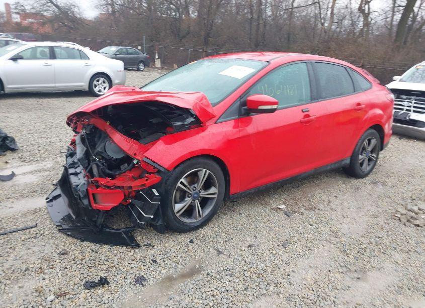 Photo 2 of 2014 Ford Focus SE (VIN 1FADP3F2XEL148319)