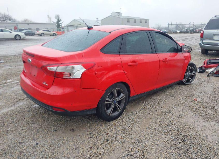 Photo 4 of 2014 Ford Focus SE (VIN 1FADP3F2XEL148319)