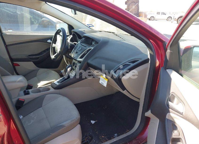 Photo 5 of 2014 Ford Focus SE (VIN 1FADP3F2XEL168196)