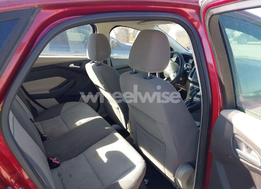 Photo 8 of 2014 Ford Focus SE (VIN 1FADP3F2XEL168196)