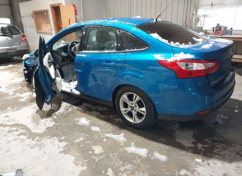 Photo 3 of 2014 Ford Focus SE (VIN 1FADP3F2XEL192806)