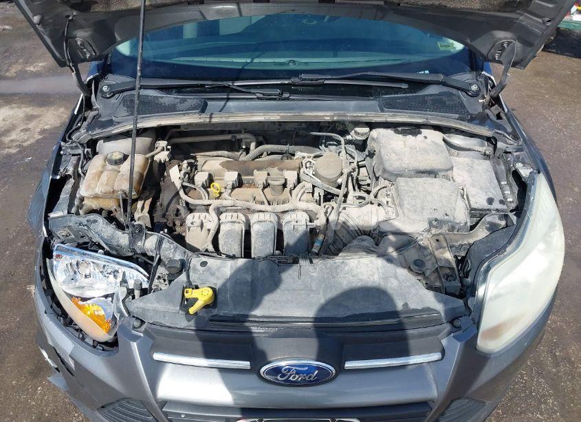 Photo 10 of 2014 Ford Focus SE (VIN 1FADP3F2XEL197472)