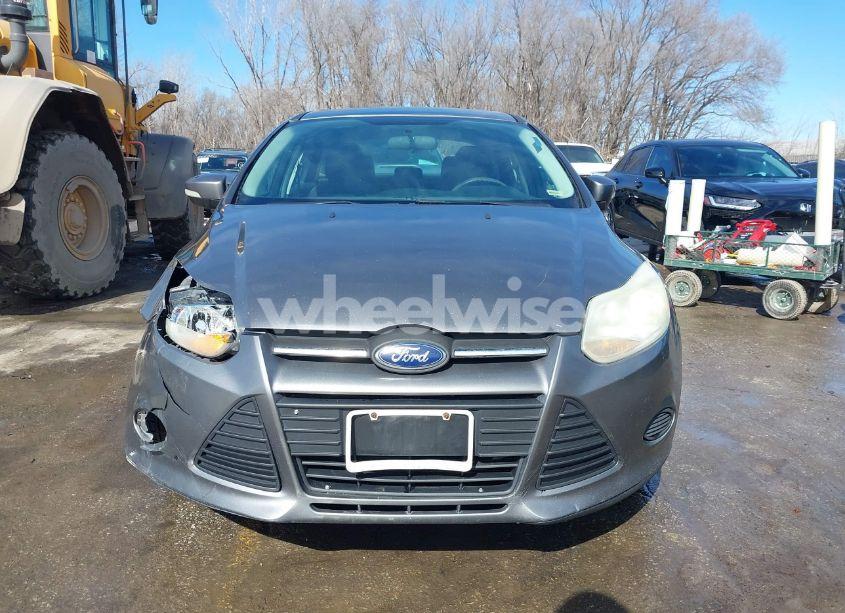 Photo 12 of 2014 Ford Focus SE (VIN 1FADP3F2XEL197472)