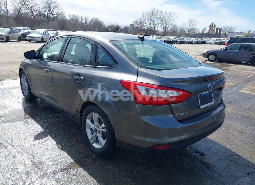 Photo 3 of 2014 Ford Focus SE (VIN 1FADP3F2XEL197472)