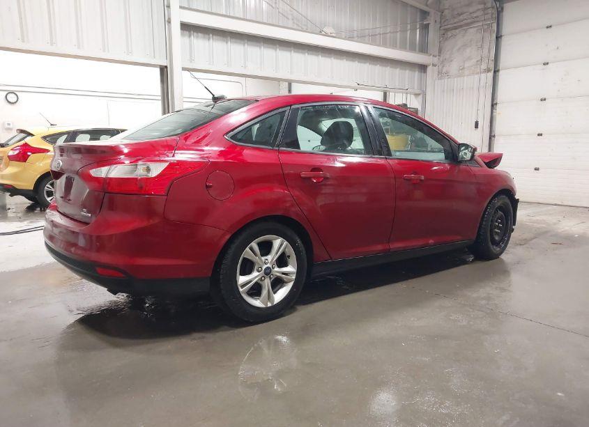 Photo 4 of 2014 Ford Focus SE (VIN 1FADP3F2XEL200113)