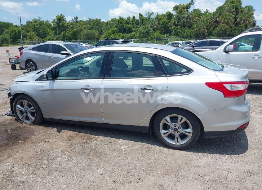 Photo 15 of 2014 Ford Focus SE (VIN 1FADP3F2XEL204016)