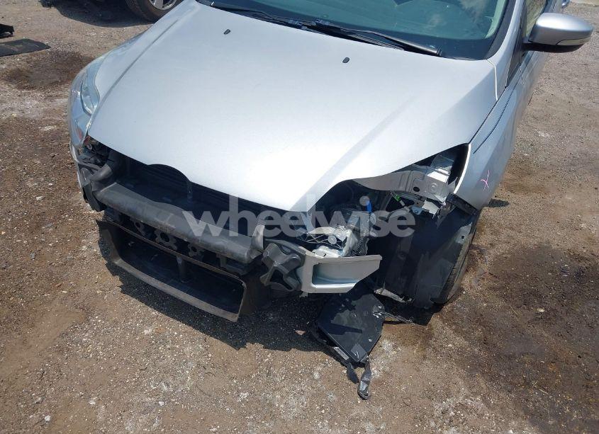 Photo 6 of 2014 Ford Focus SE (VIN 1FADP3F2XEL204016)