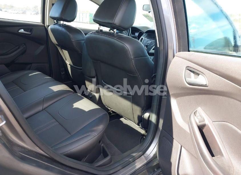 Photo 8 of 2014 Ford Focus SE (VIN 1FADP3F2XEL213072)