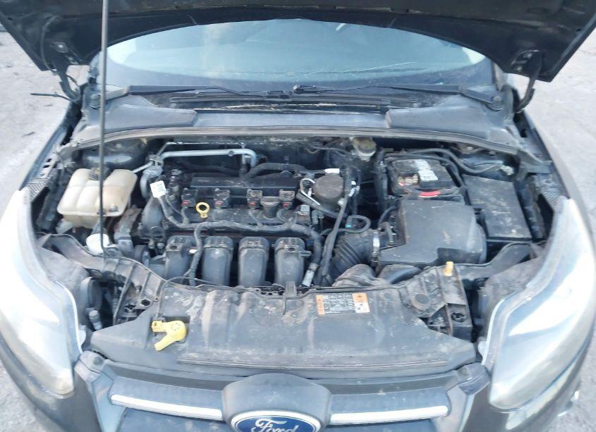 Photo 10 of 2014 Ford Focus SE (VIN 1FADP3F2XEL270422)