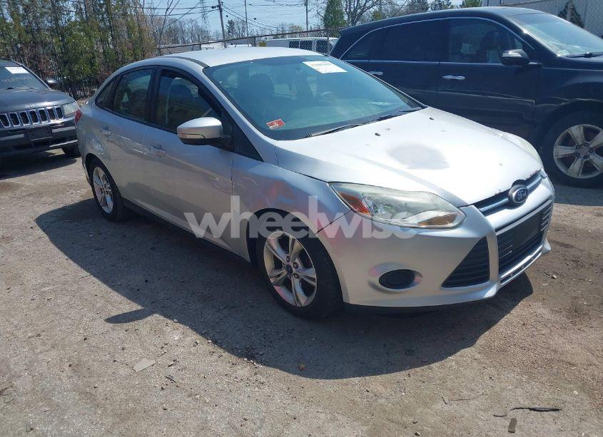 2014 Ford Focus SE (VIN 1FADP3F2XEL279119) main photo