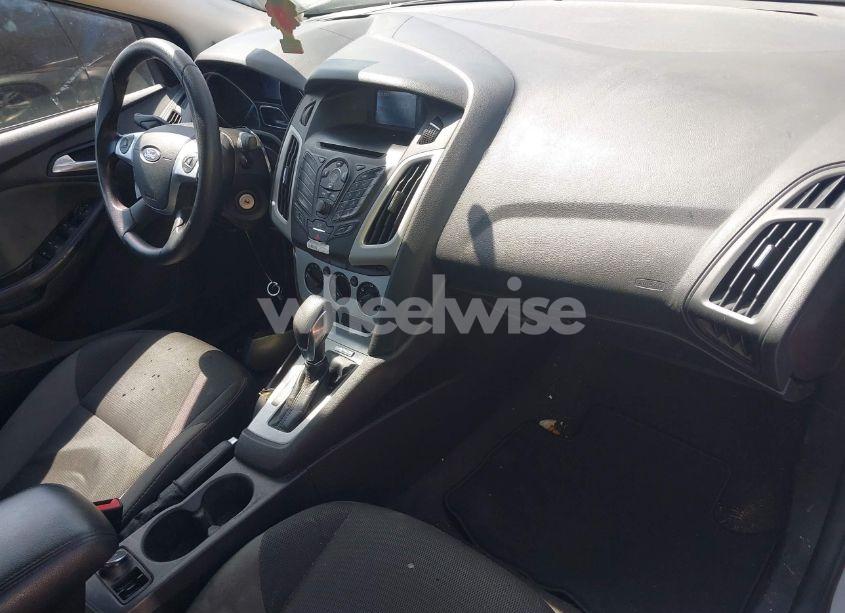 Photo 5 of 2014 Ford Focus SE (VIN 1FADP3F2XEL279119)