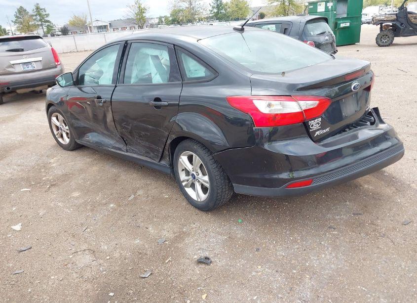 Photo 3 of 2014 Ford Focus SE (VIN 1FADP3F2XEL293022)
