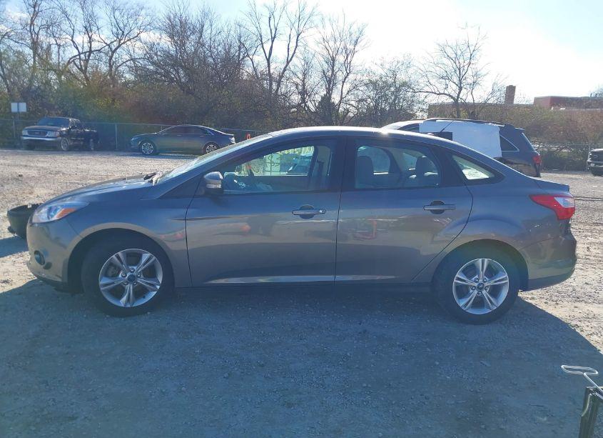 Photo 15 of 2014 Ford Focus SE (VIN 1FADP3F2XEL293070)