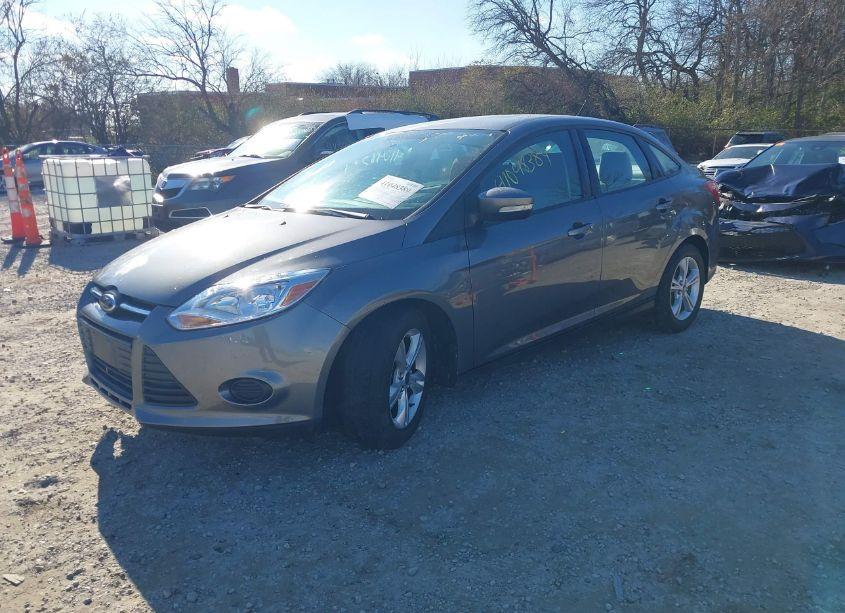 Photo 2 of 2014 Ford Focus SE (VIN 1FADP3F2XEL293070)