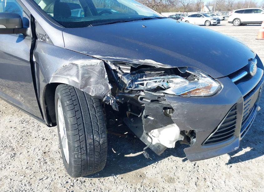 Photo 6 of 2014 Ford Focus SE (VIN 1FADP3F2XEL293070)