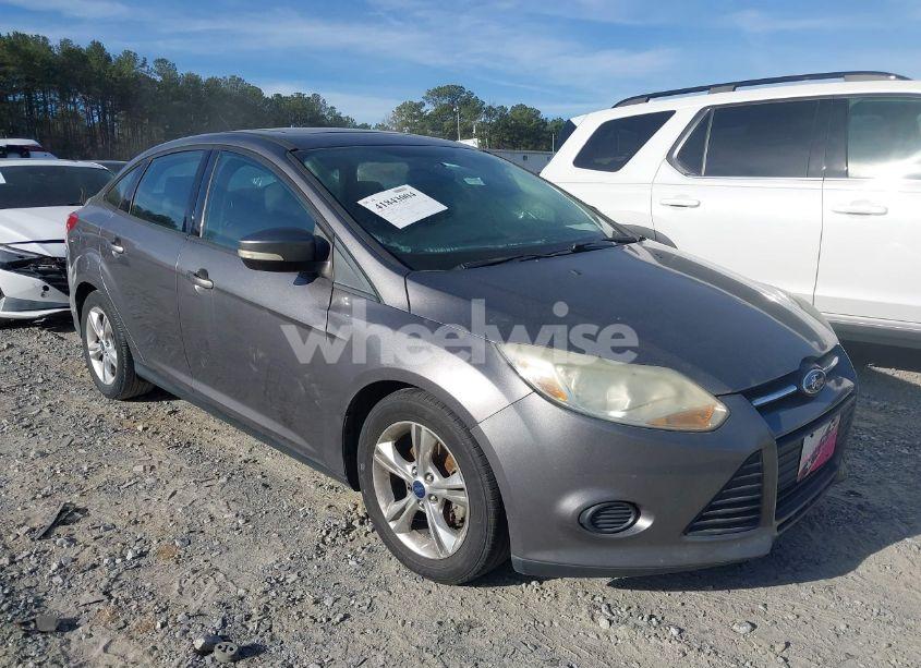 2014 Ford Focus SE (VIN 1FADP3F2XEL315908) main photo