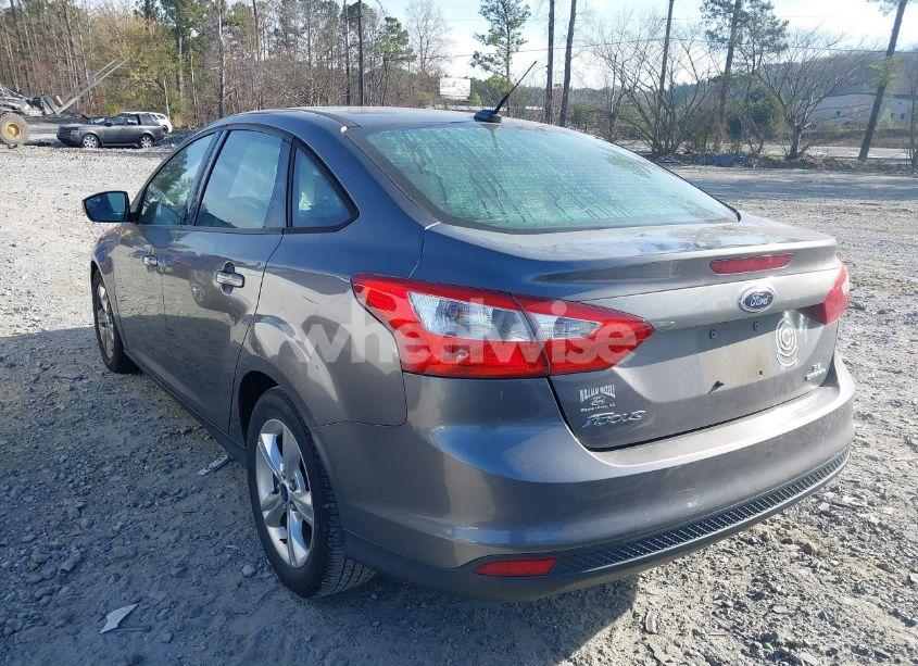 Photo 3 of 2014 Ford Focus SE (VIN 1FADP3F2XEL315908)