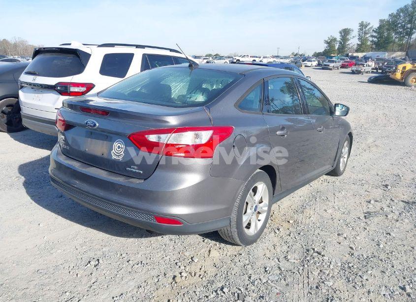 Photo 4 of 2014 Ford Focus SE (VIN 1FADP3F2XEL315908)