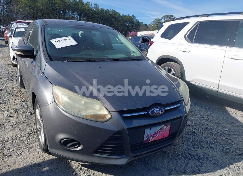 Photo 6 of 2014 Ford Focus SE (VIN 1FADP3F2XEL315908)