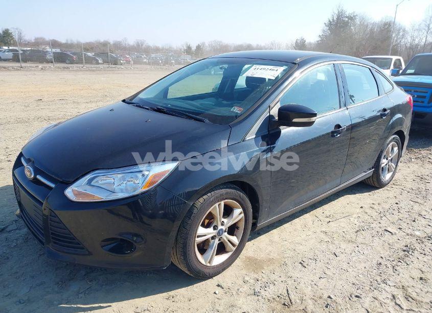 Photo 2 of 2014 Ford Focus SE (VIN 1FADP3F2XEL320235)