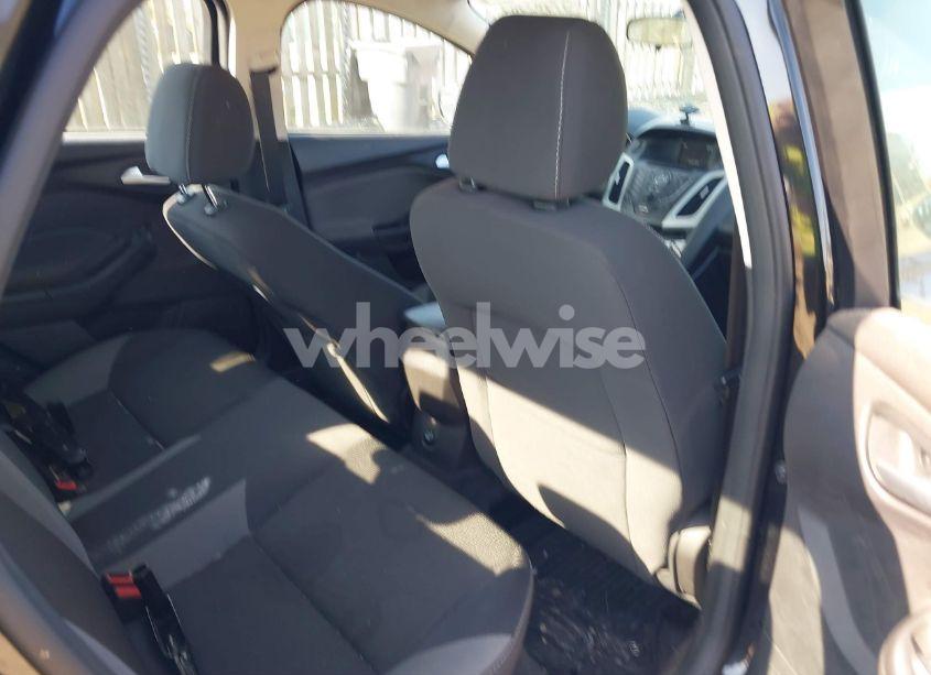 Photo 8 of 2014 Ford Focus SE (VIN 1FADP3F2XEL320235)