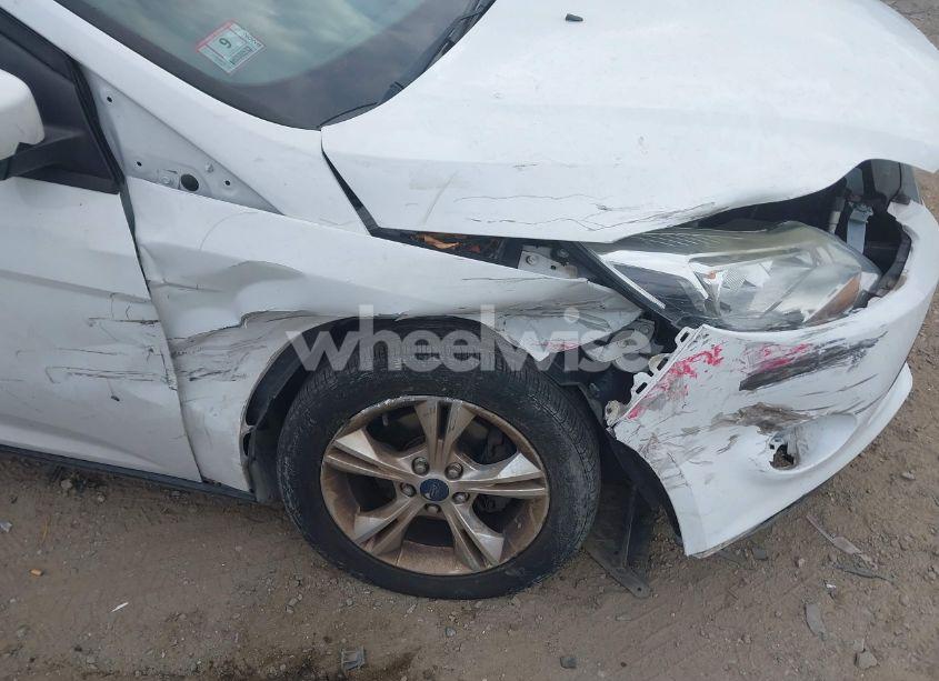 Photo 6 of 2014 Ford Focus SE (VIN 1FADP3F2XEL338217)