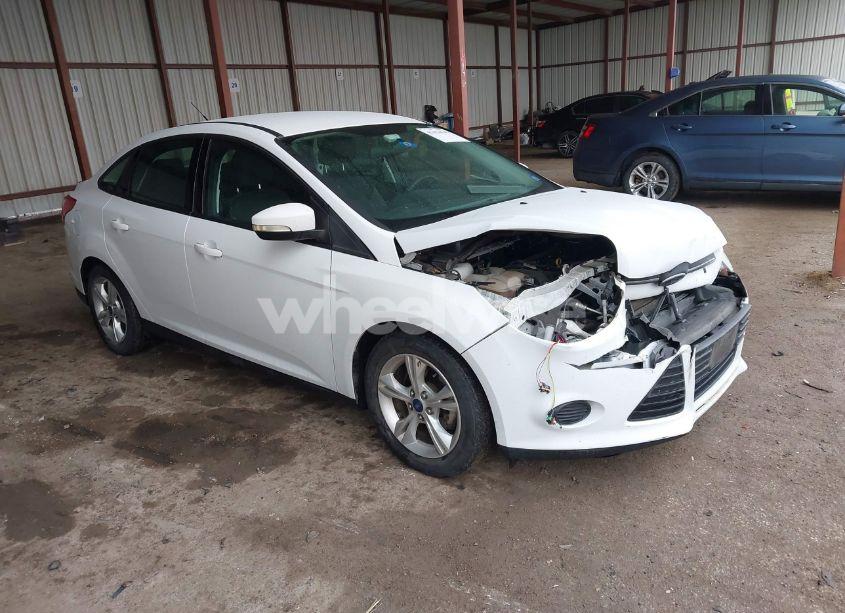 2014 Ford Focus SE (VIN 1FADP3F2XEL360461) main photo