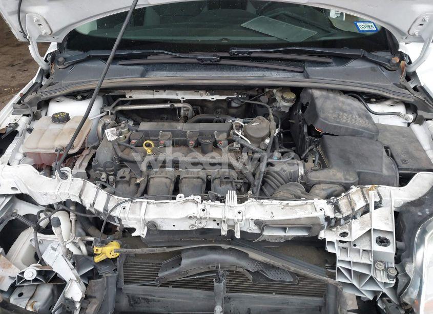 Photo 10 of 2014 Ford Focus SE (VIN 1FADP3F2XEL360461)