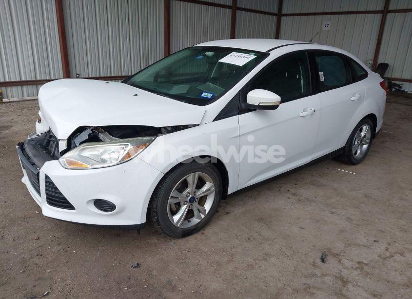 Photo 2 of 2014 Ford Focus SE (VIN 1FADP3F2XEL360461)