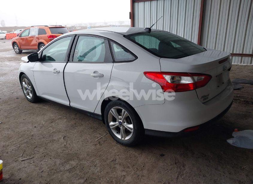 Photo 3 of 2014 Ford Focus SE (VIN 1FADP3F2XEL360461)