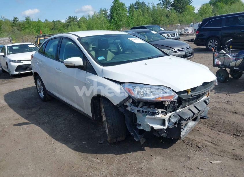 2014 Ford Focus SE (VIN 1FADP3F2XEL366700) main photo
