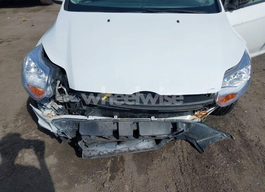 Photo 6 of 2014 Ford Focus SE (VIN 1FADP3F2XEL366700)