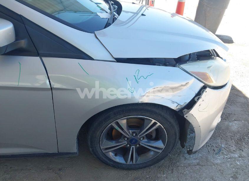 Photo 6 of 2014 Ford Focus SE (VIN 1FADP3F2XEL372688)