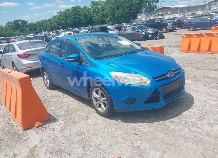 2014 Ford Focus SE (VIN 1FADP3F2XEL380581) main photo