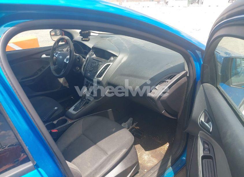 Photo 5 of 2014 Ford Focus SE (VIN 1FADP3F2XEL380581)