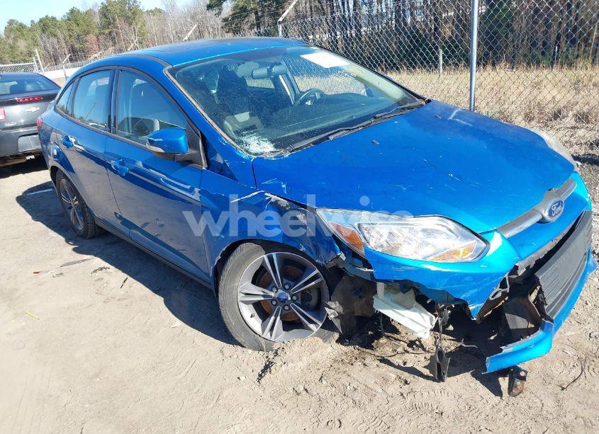 2014 Ford Focus SE (VIN 1FADP3F2XEL387126) main photo