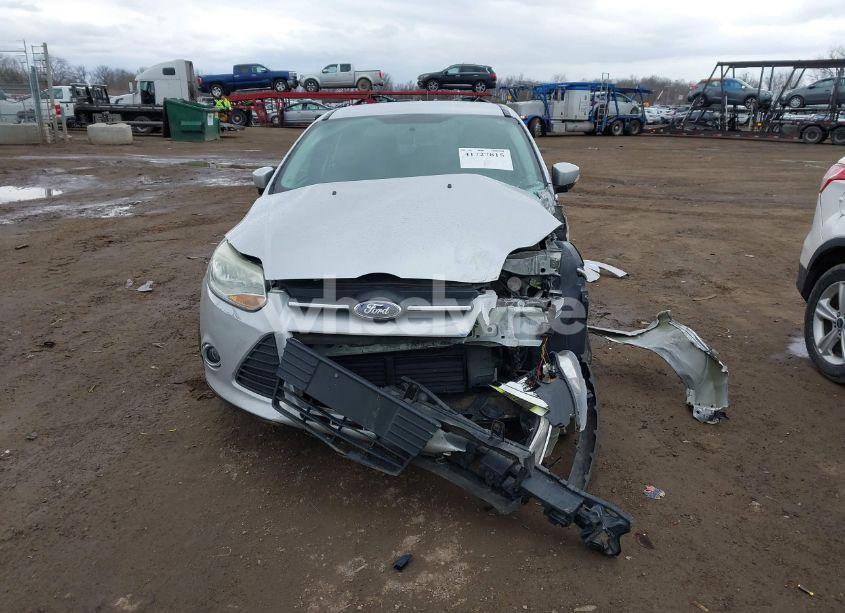 Photo 13 of 2014 Ford Focus SE (VIN 1FADP3F2XEL392052)