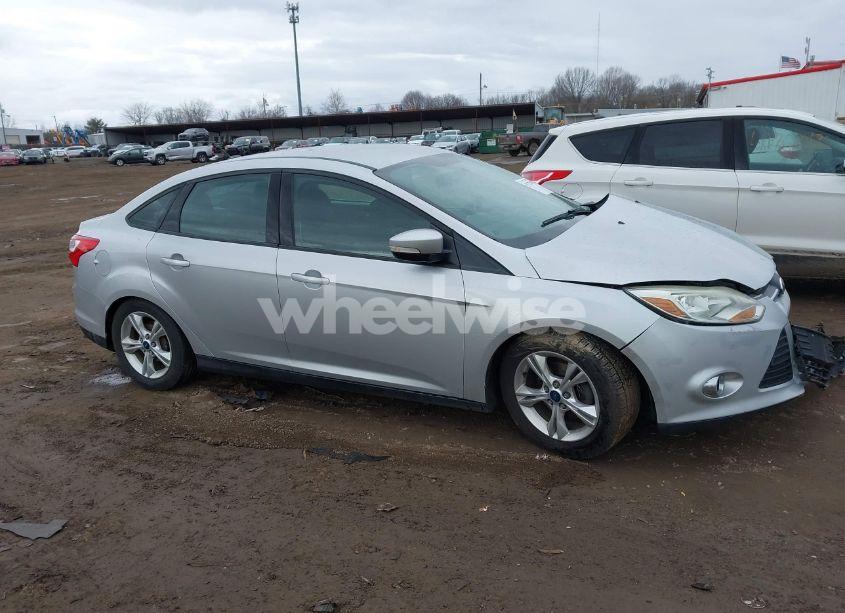 Photo 14 of 2014 Ford Focus SE (VIN 1FADP3F2XEL392052)