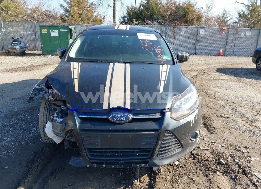 Photo 12 of 2014 Ford Focus SE (VIN 1FADP3F2XEL401932)