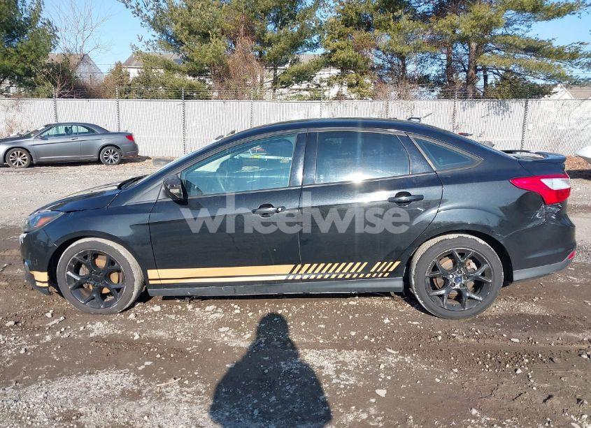 Photo 14 of 2014 Ford Focus SE (VIN 1FADP3F2XEL401932)